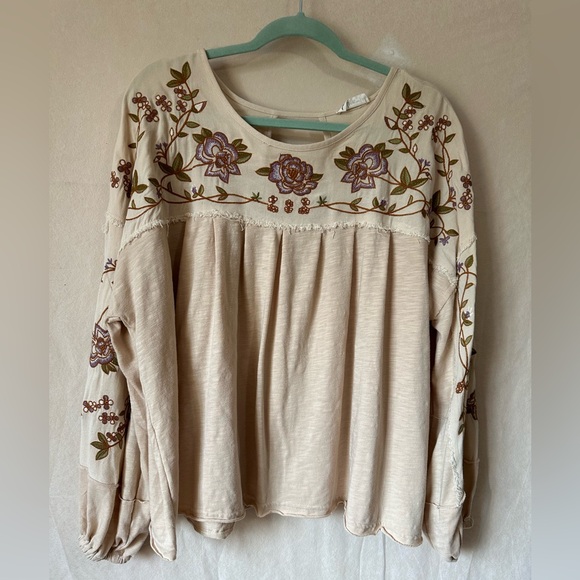In Bloom Cream and Floral Blouse, Size Large, 3/$25 - Picture 2 of 5